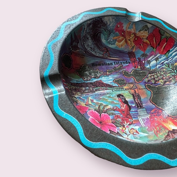 Vintage 1970s Ken Haag Hawaii Souvenir Round Metal Ash Tray Colorful Tin - Picture 4 of 7